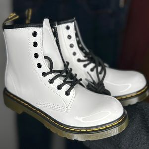 Dr. Martens combat boots for big kids (Unisex)